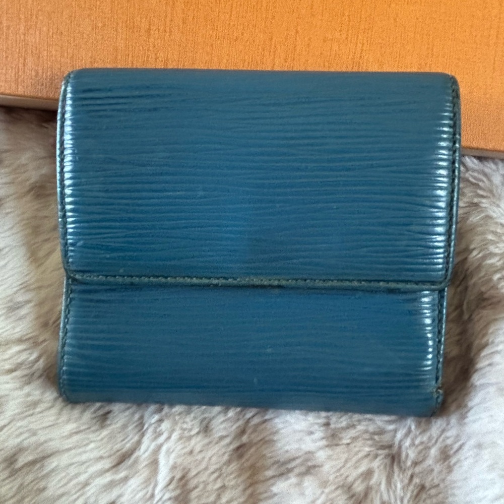 Louis Vuitton Teal Textured Wallet - Picture 2 of 5